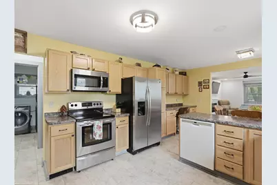 283 N Fairview Ave, North Prairie, WI 53153 - Photo 9