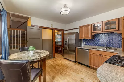 1811 N Astor St, Milwaukee, WI 53202 - Photo 9