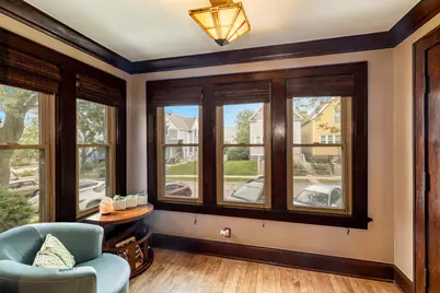 1811 N Astor St, Milwaukee, WI 53202 - Photo 3