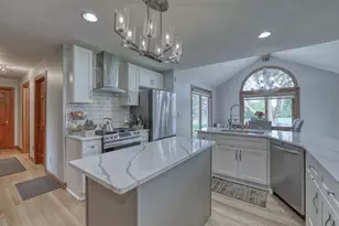8424 S 68th St, Franklin, WI 53132 - Photo 5