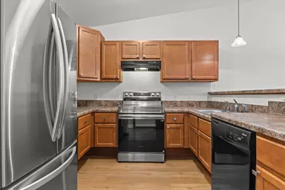 2820  21st St #8, Kenosha, WI 53140 - Photo 5