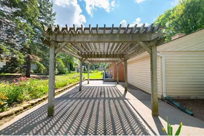2308 S Green Links Dr, West Allis, WI 53227 - Photo 23