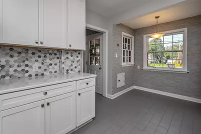 2611 N 84th St, Wauwatosa, WI 53226 - Photo 11