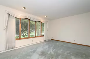 2885 S 126th St, New Berlin, WI 53151 - Photo 3