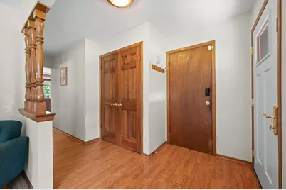 9224 N Fairy Chasm Ln, Brown Deer, WI 53223 - Photo 5