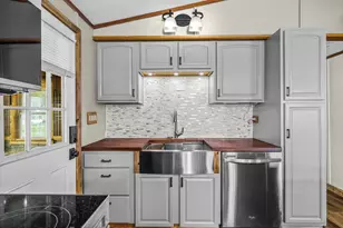 524 Orchard St, Burlington, WI 53105 - Photo 7