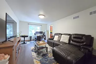 9201 W County Line Rd, Milwaukee, WI 53224 - Photo 19