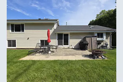 9201 W County Line Rd, Milwaukee, WI 53224 - Photo 49