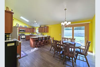 9201 W County Line Rd, Milwaukee, WI 53224 - Photo 9