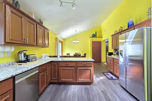 9201 W County Line Rd, Milwaukee, WI 53224 - Photo 5