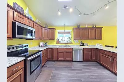 9201 W County Line Rd, Milwaukee, WI 53224 - Photo 3