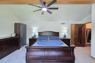 9201 W County Line Rd, Milwaukee, WI 53224 - Photo 25