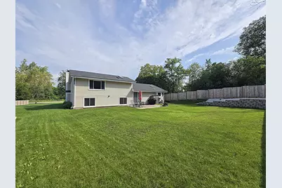 9201 W County Line Rd, Milwaukee, WI 53224 - Photo 47