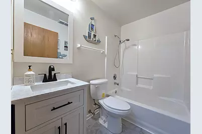 9201 W County Line Rd, Milwaukee, WI 53224 - Photo 37