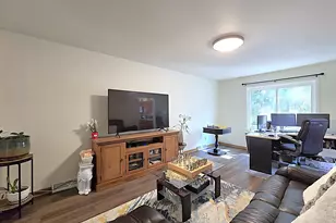 9201 W County Line Rd, Milwaukee, WI 53224 - Photo 21