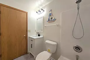 9201 W County Line Rd, Milwaukee, WI 53224 - Photo 39