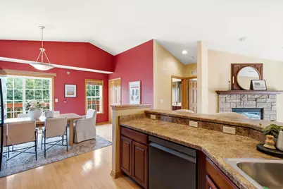 17741 W Jacobs Dr, New Berlin, WI 53146 - Photo 9