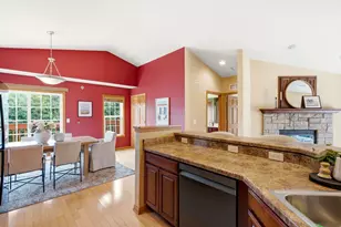 17741 W Jacob's Dr, New Berlin, WI 53146 - Photo 9