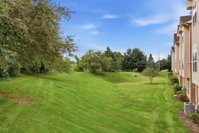 17741 W Jacobs Dr, New Berlin, WI 53146 - Photo 23