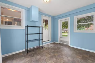 W236N6530 Hillview Dr, Sussex, WI 53089 - Photo 15