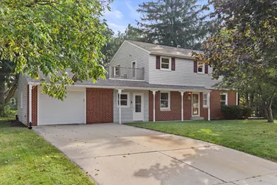 W236N6530  Hillview Dr, Sussex, WI 53089 - Photo 1