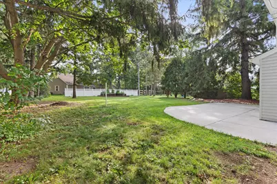 W236N6530  Hillview Dr, Sussex, WI 53089 - Photo 27