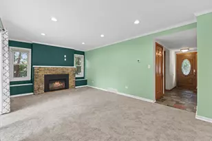 W236N6530 Hillview Dr, Sussex, WI 53089 - Photo 3