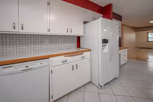 4212 N 95th St, Wauwatosa, WI 53222 - Photo 29