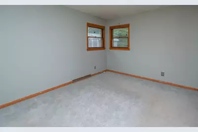 4212 N 95th St, Wauwatosa, WI 53222 - Photo 33