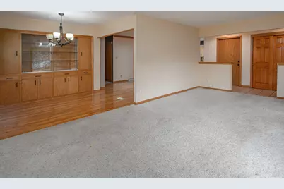 4212 N 95th St, Wauwatosa, WI 53222 - Photo 7