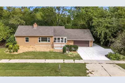 4418 W Mequon Rd, Mequon, WI 53092 - Photo 1