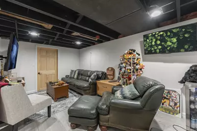 1090 W La Salle Ave, Glendale, WI 53209 - Photo 17