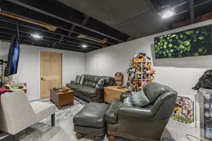 1090 W La Salle Ave, Glendale, WI 53209 - Photo 17