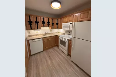 2220 W Good Hope Rd #21, Glendale, WI 53209 - Photo 7