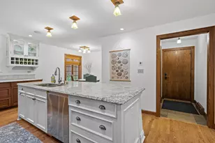 5346 N Hollywood Ave, Whitefish Bay, WI 53217 - Photo 19