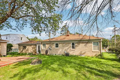 1011 W Silver Spring Dr, Milwaukee, WI 53209 - Photo 25