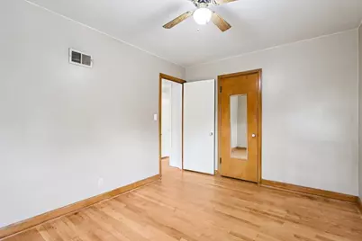 1011 W Silver Spring Dr, Milwaukee, WI 53209 - Photo 13