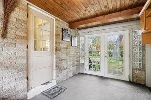 1011 W Silver Spring Dr, Milwaukee, WI 53209 - Photo 23