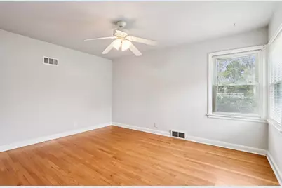 1011 W Silver Spring Dr, Milwaukee, WI 53209 - Photo 19