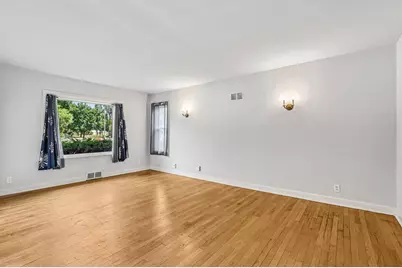 1011 W Silver Spring Dr, Milwaukee, WI 53209 - Photo 7