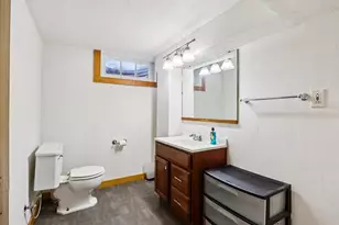 1011 W Silver Spring Dr, Milwaukee, WI 53209 - Photo 21