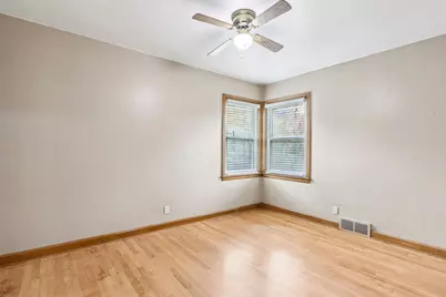 1011 W Silver Spring Dr, Milwaukee, WI 53209 - Photo 11