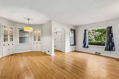 1011 W Silver Spring Dr, Milwaukee, WI 53209 - Photo 5