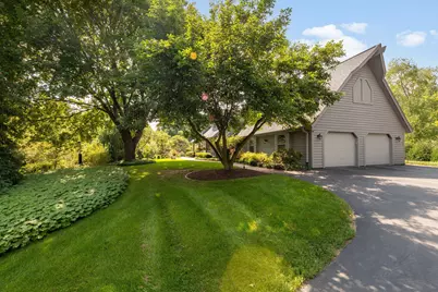 2225  Edgewood Dr, Grafton, WI 53024 - Photo 27
