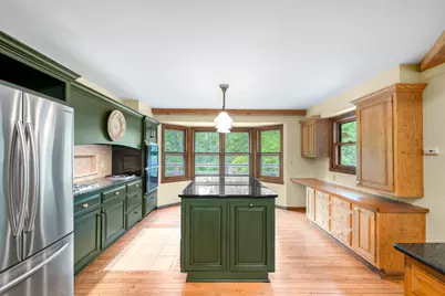 2225  Edgewood Dr, Grafton, WI 53024 - Photo 5