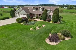 4585 Cathedral Ct, Richfield, WI 53076 - Photo 1