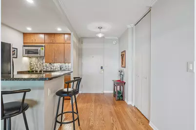 929 N Astor St #2305, Milwaukee, WI 53202 - Photo 11