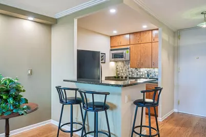 929 N Astor St #2305, Milwaukee, WI 53202 - Photo 13
