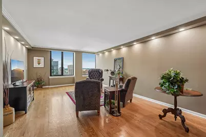 929 N Astor St #2305, Milwaukee, WI 53202 - Photo 5