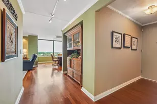 929 N Astor St, Milwaukee, WI 53202 - Photo 7